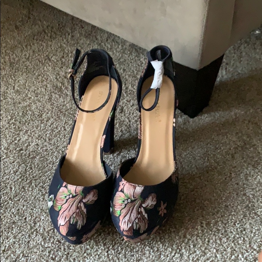 Platform floral shoes